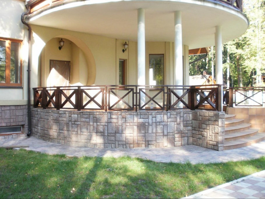 Полукруглые перила для террасы