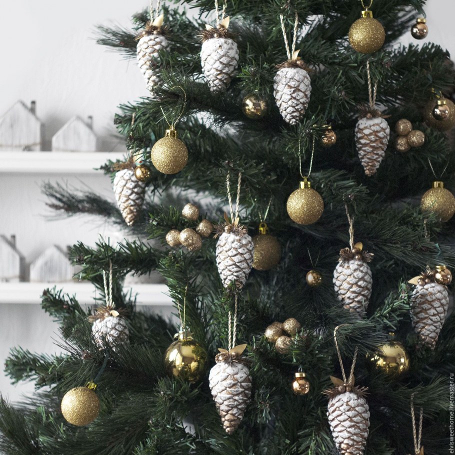 Декор с шишками на новый год