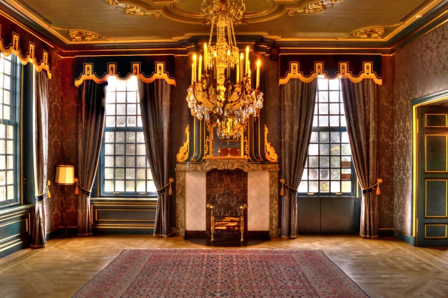 Королевская усадьба Линдерхоф спальня