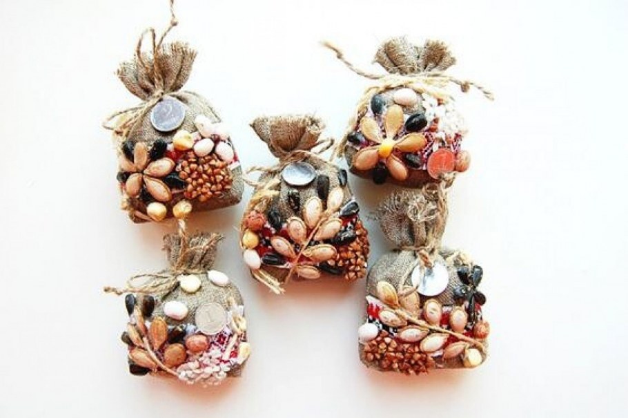 Панно из материала