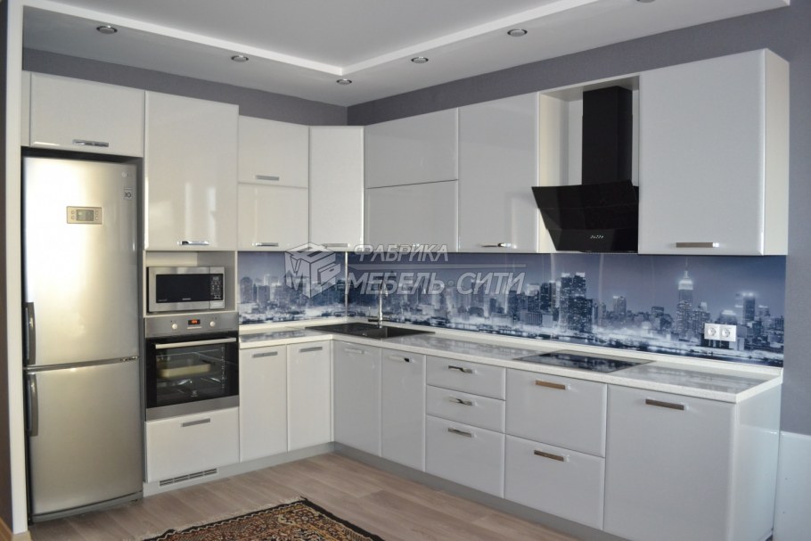Кухня белый металлик