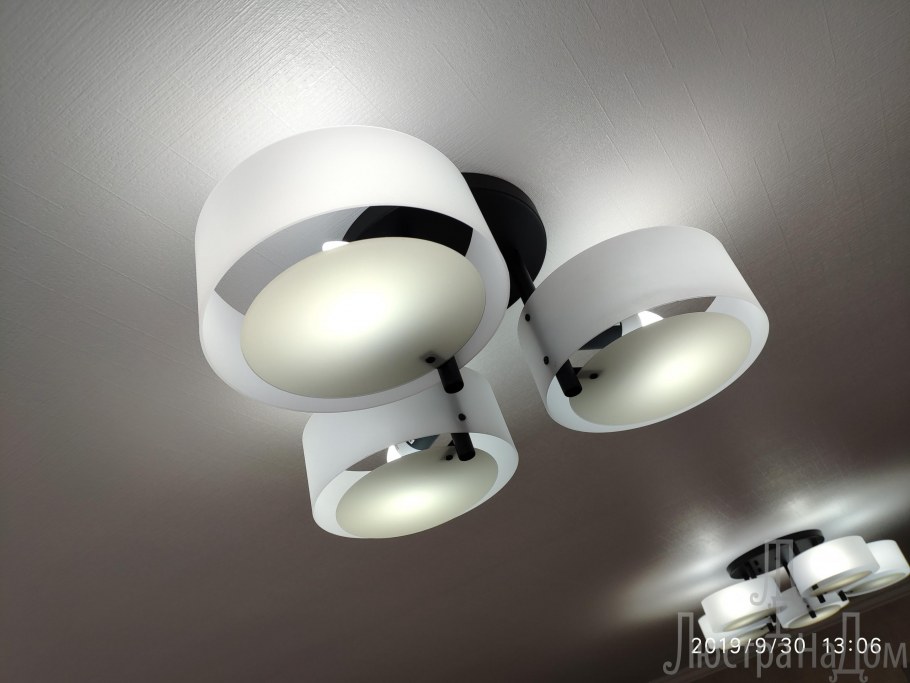 Люстры для гостиной