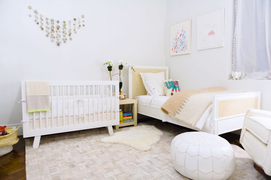 Белая детская комната