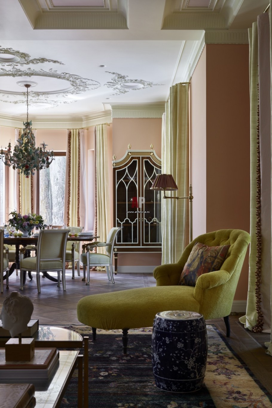 Интерьер дома классика