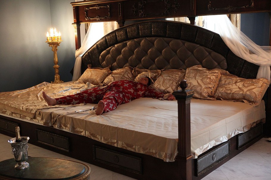 Гигантская кровать