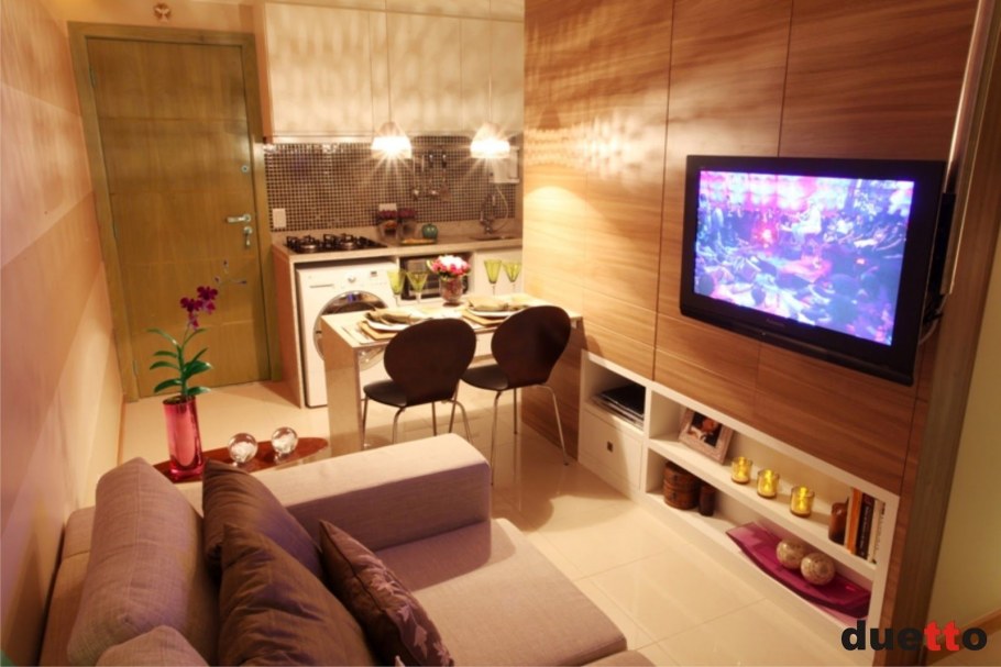 Разместить телевизор в студии