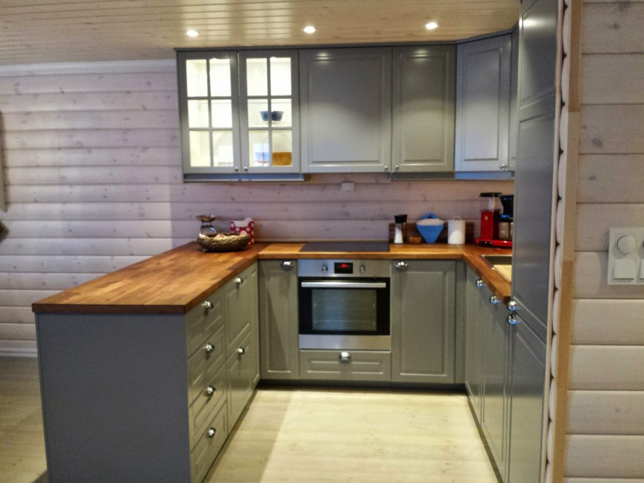 Кухня икеа белая с деревом Воксторп