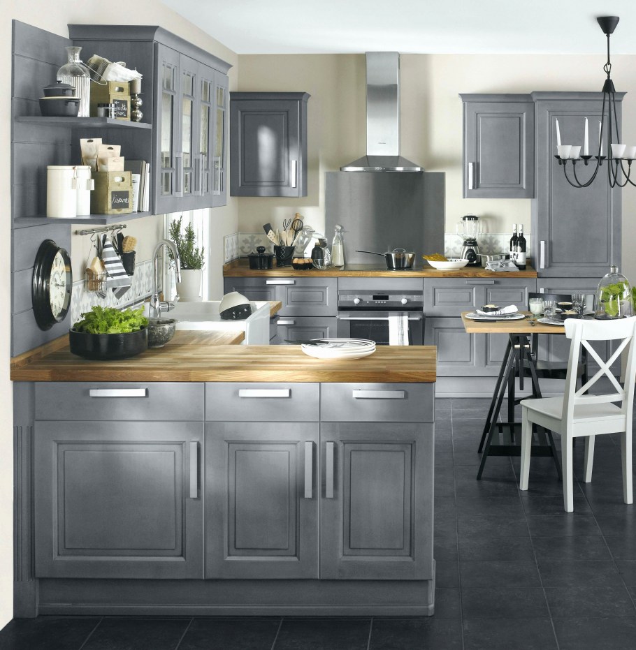 Кухня Будбин икеа и деревянная столешница