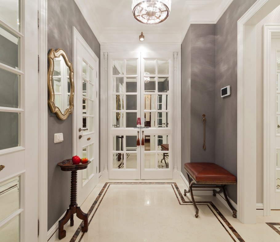 Шкаф в неоклассическом стиле