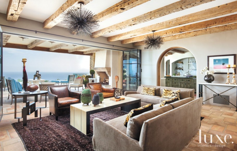 Средиземноморская вилла Бенедикта интерьер