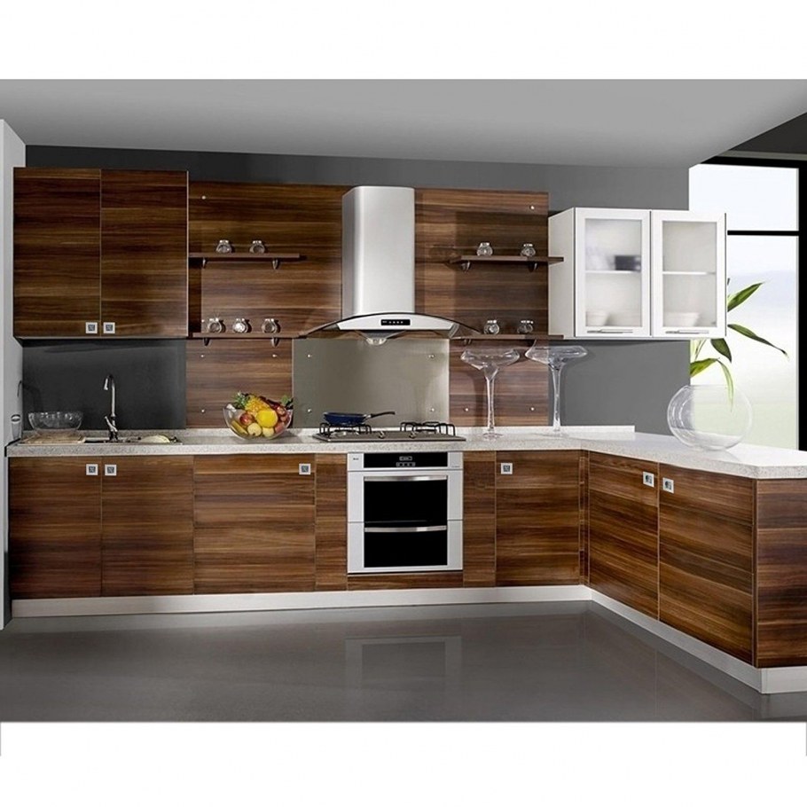 Угловая кухня под дерево