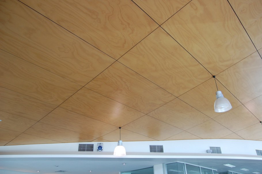 Внутренняя отделка фанерой