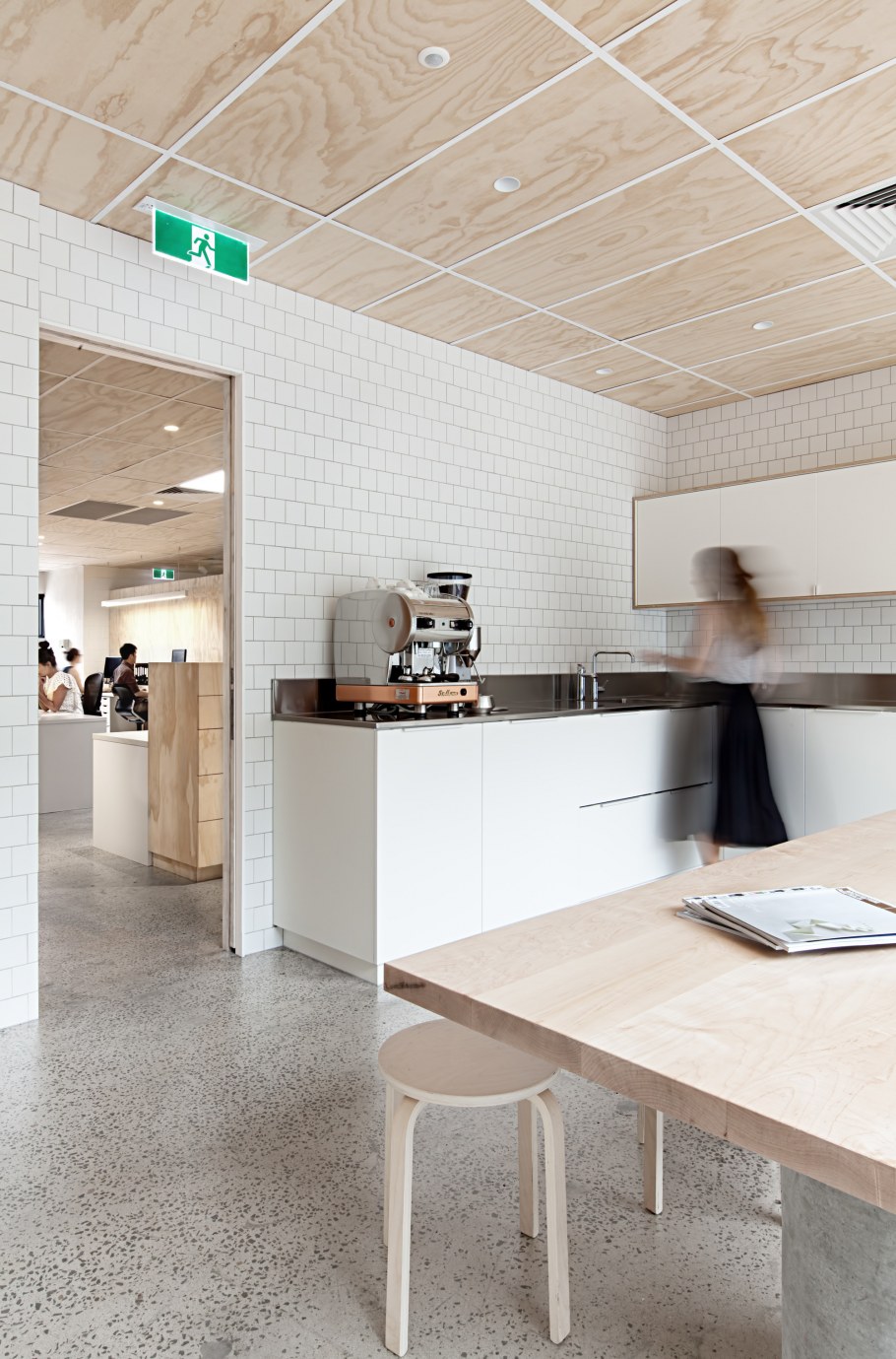 Фанерный потолок в интерьере