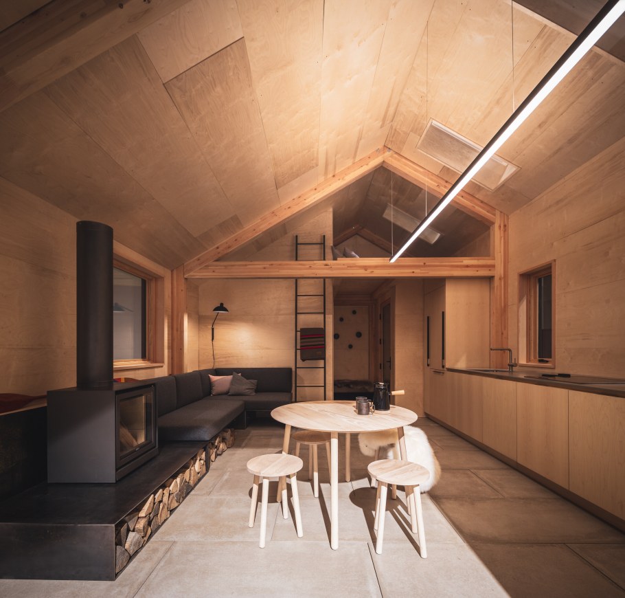 Обшивка стен фанерой