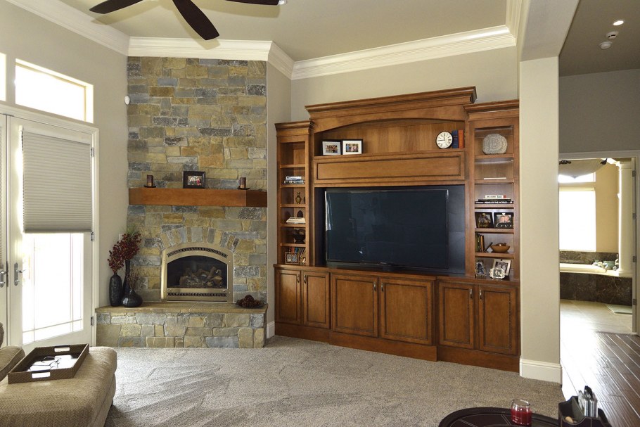 Обрамление ниши в стене