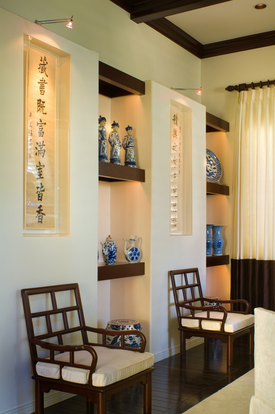 Ниша в стене декор