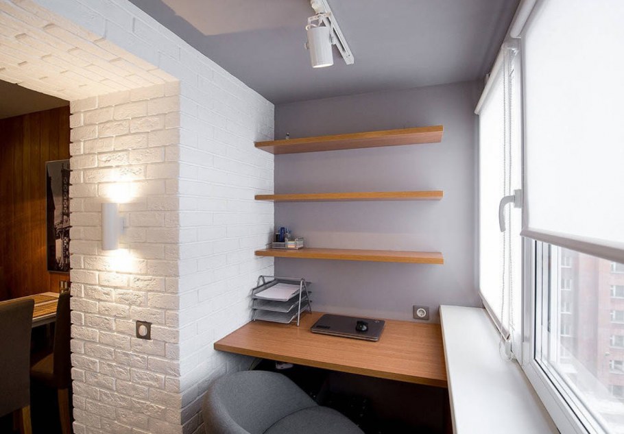 Рабочее место на лоджии