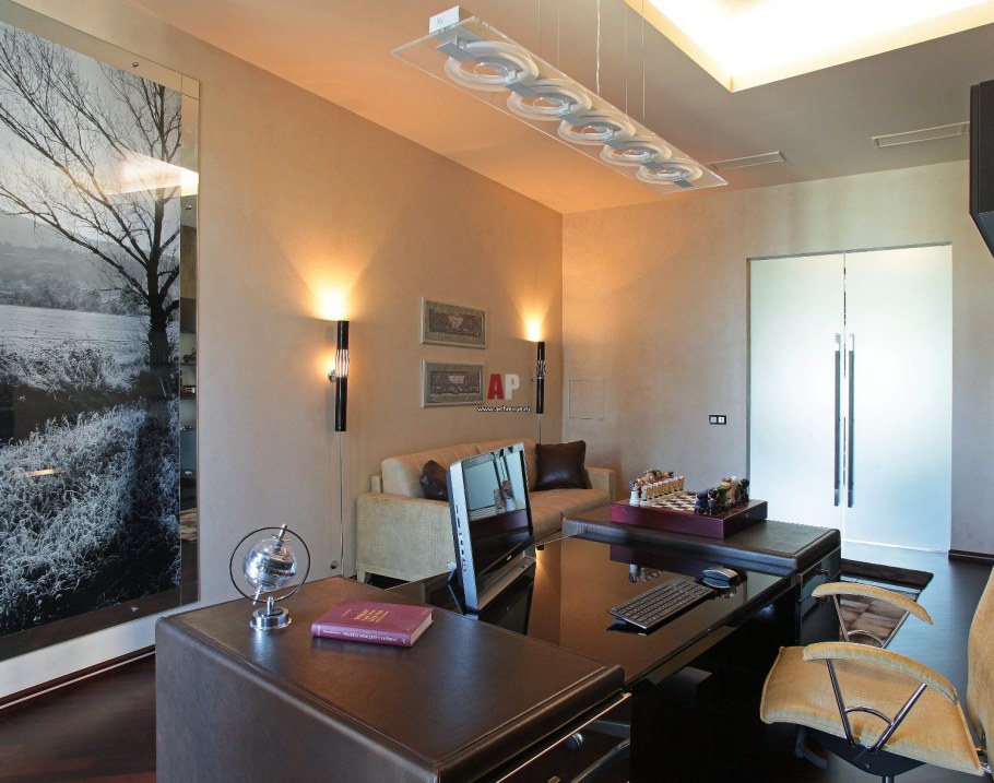 Открытые полки в интерьере кухни