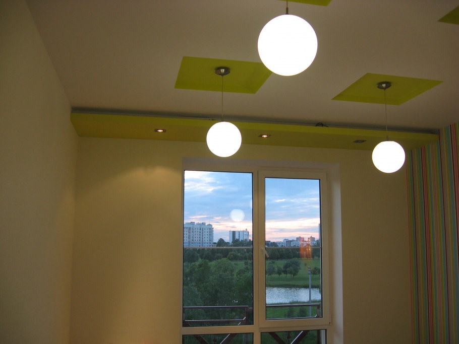 Потолок из гипсокартона с подсветкой одноуровневый