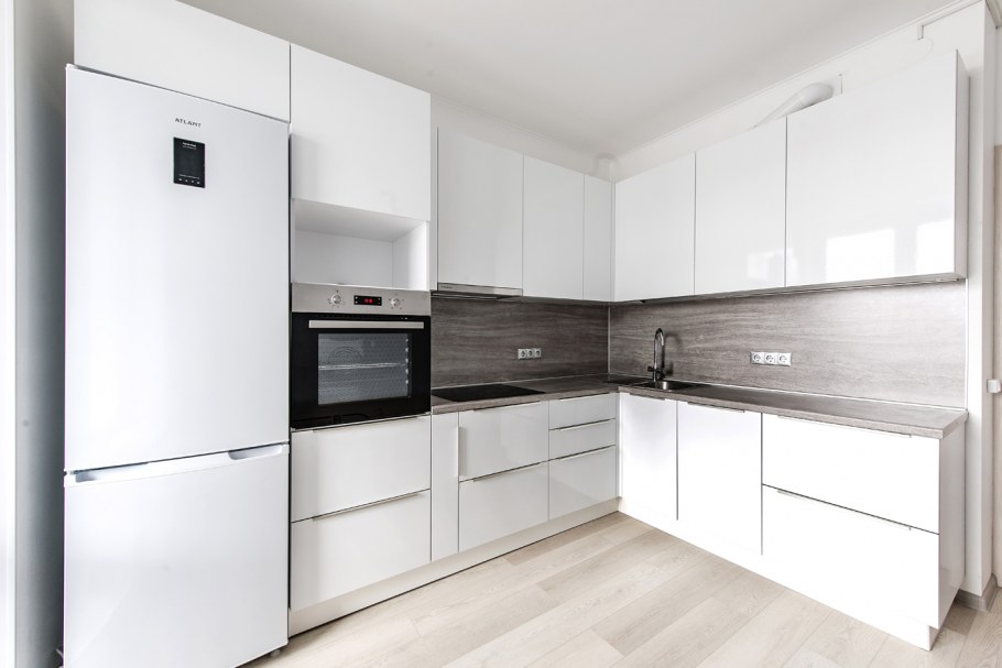 Кухни белые глянцевые угловые