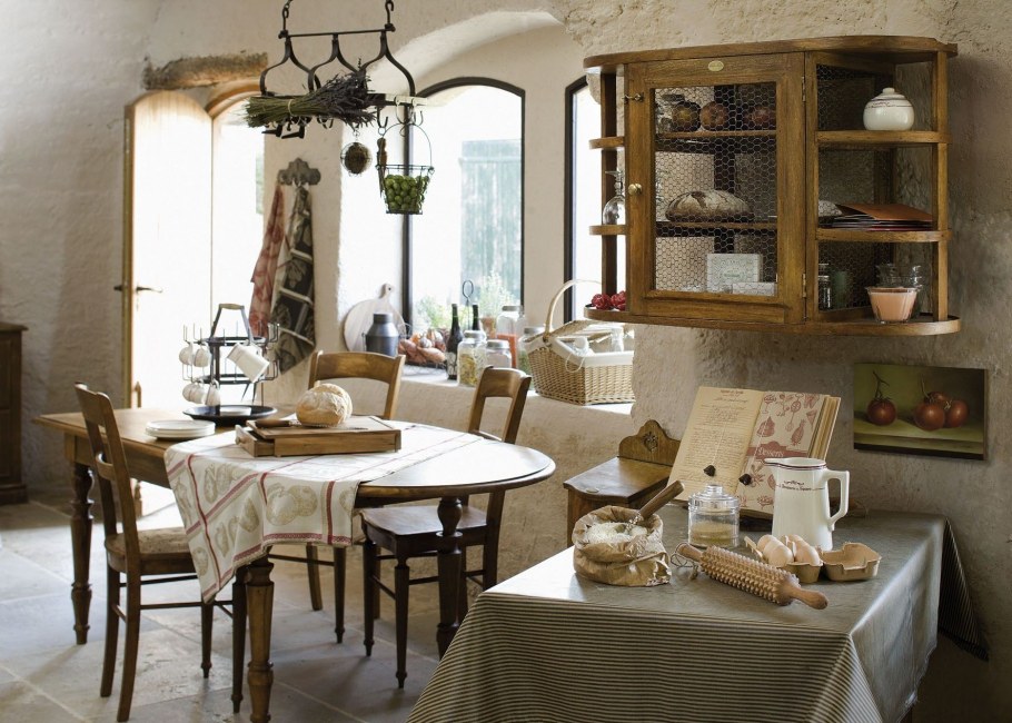 Оцилиндровочный дом в стиле Кантри и Прованс