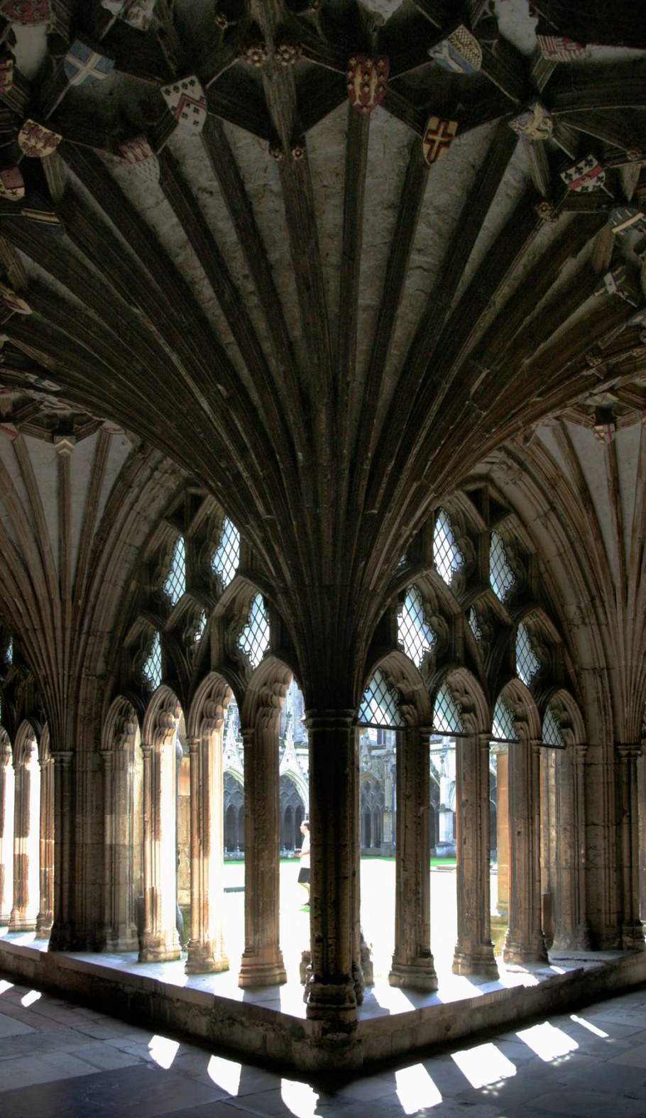 Каменное кружево готических соборов