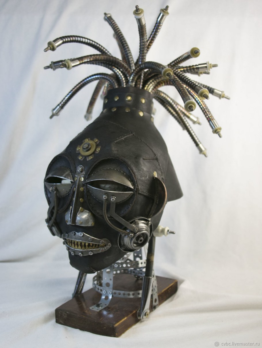 Африканские маски из черного дерева