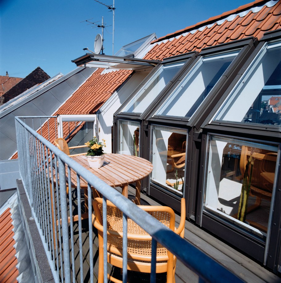 Мансардные окна балкон- Велюкс