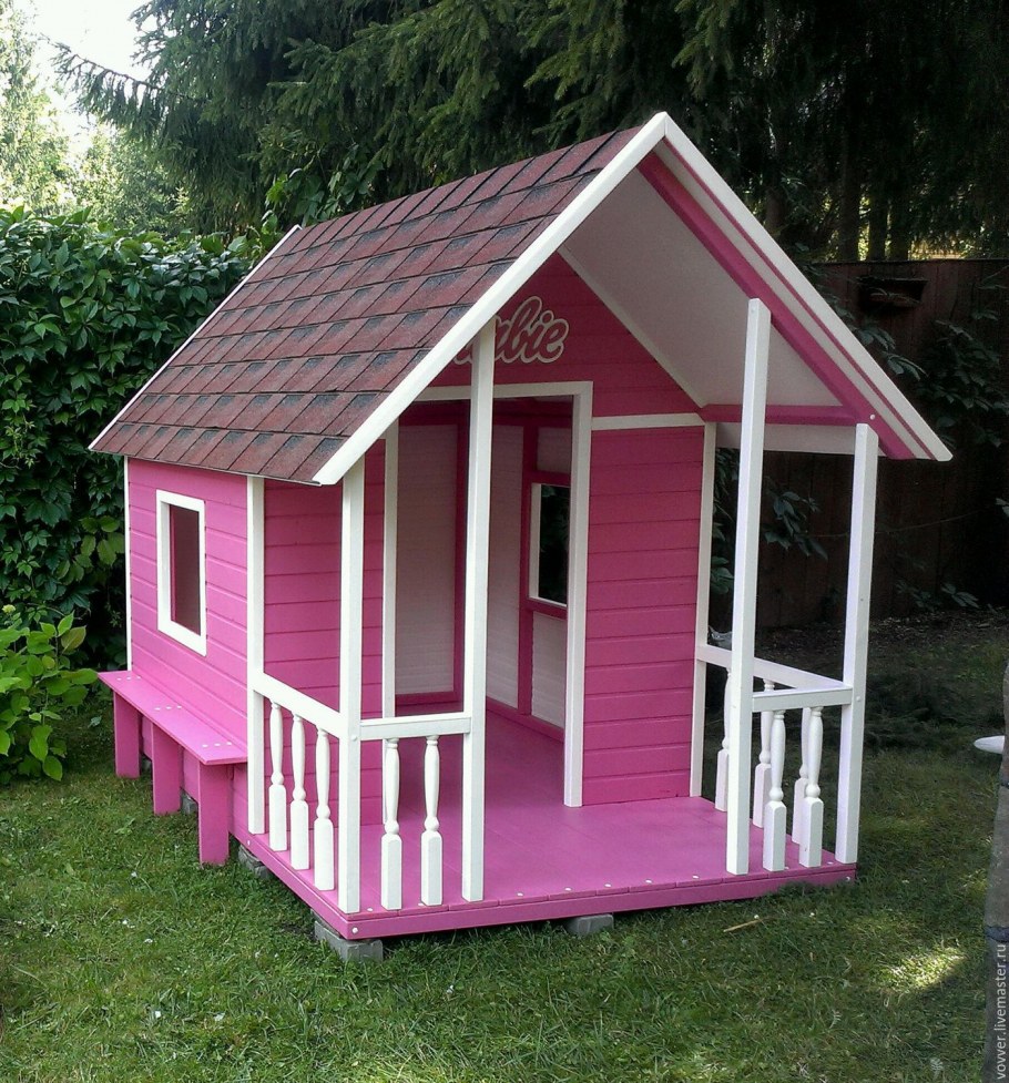 Детский деревянный домик