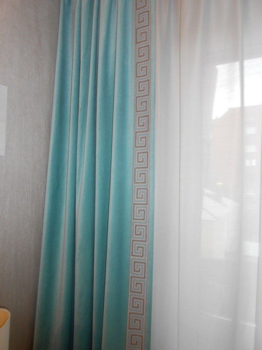 Хиллеборг бирюзовый