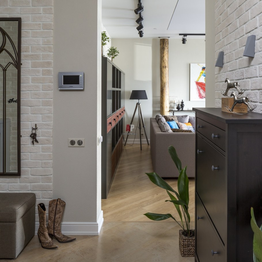 Серая прихожая лофт