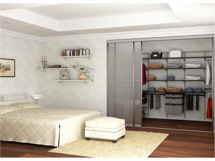 Маленькая спальня с угловым шкафом