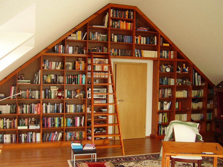 Детская с мансардной крышей