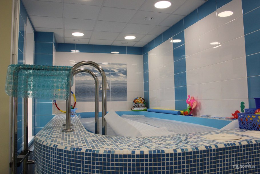 Интерьер бассейна в детском саду