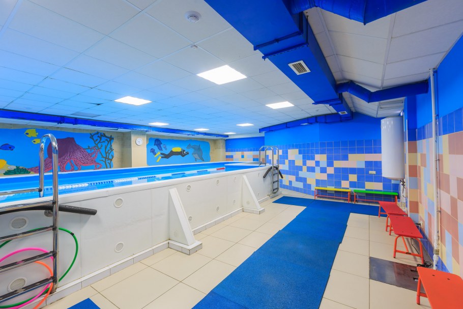 Интерьер бассейна в детском саду