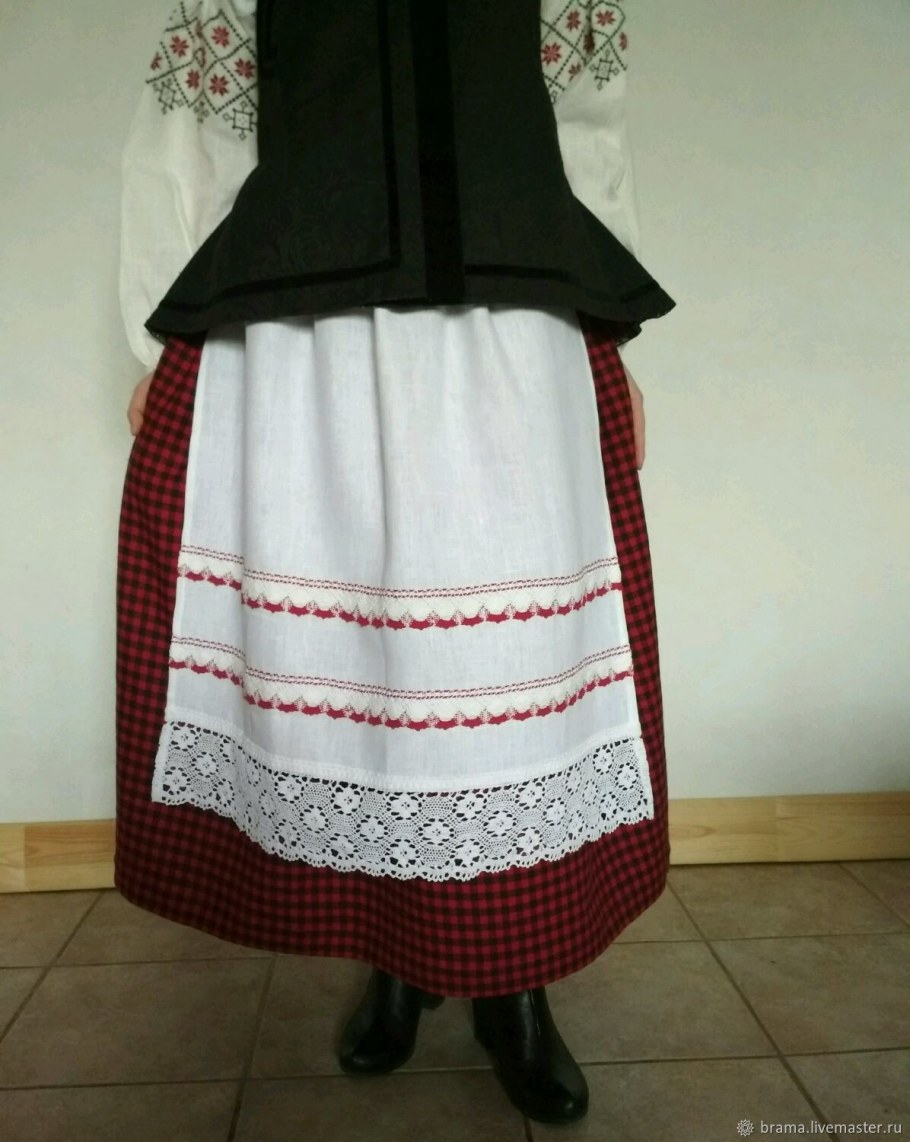 Русский народный костюм с фартуком