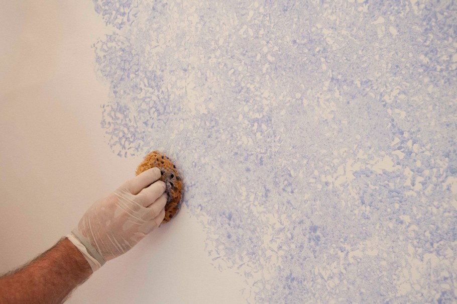 Отделочный материал для оклейки стен