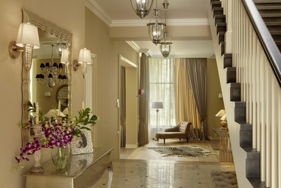 Современная прихожая в коттедже