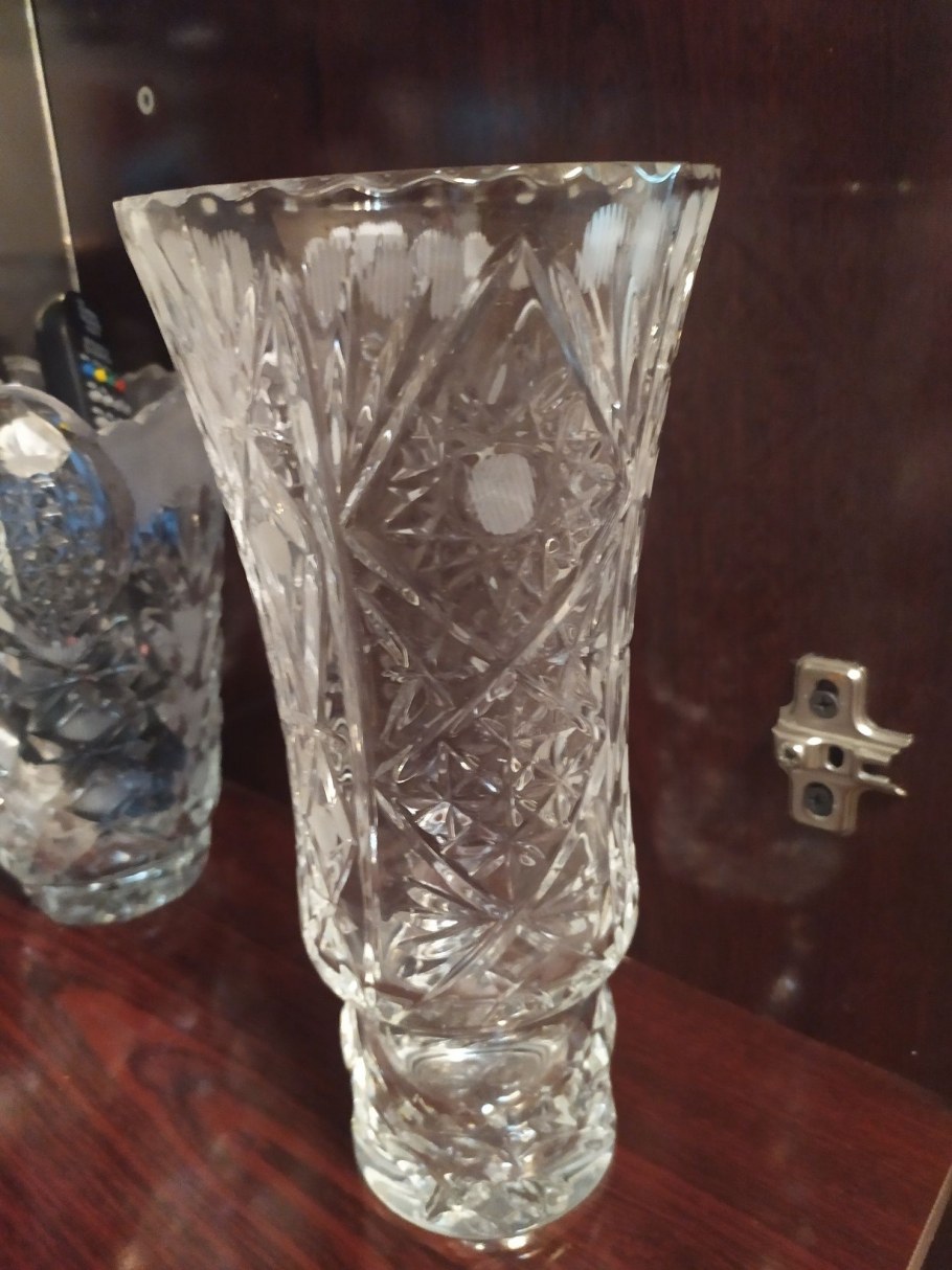 Тарелки в серванте