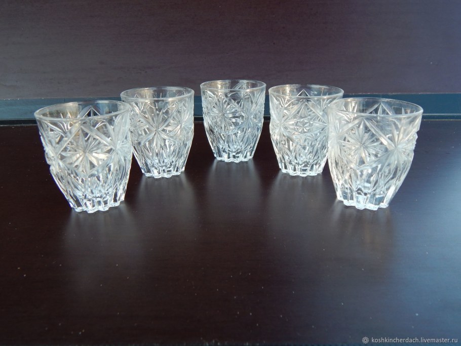 Сервировка стола хрустальной посудой СССР