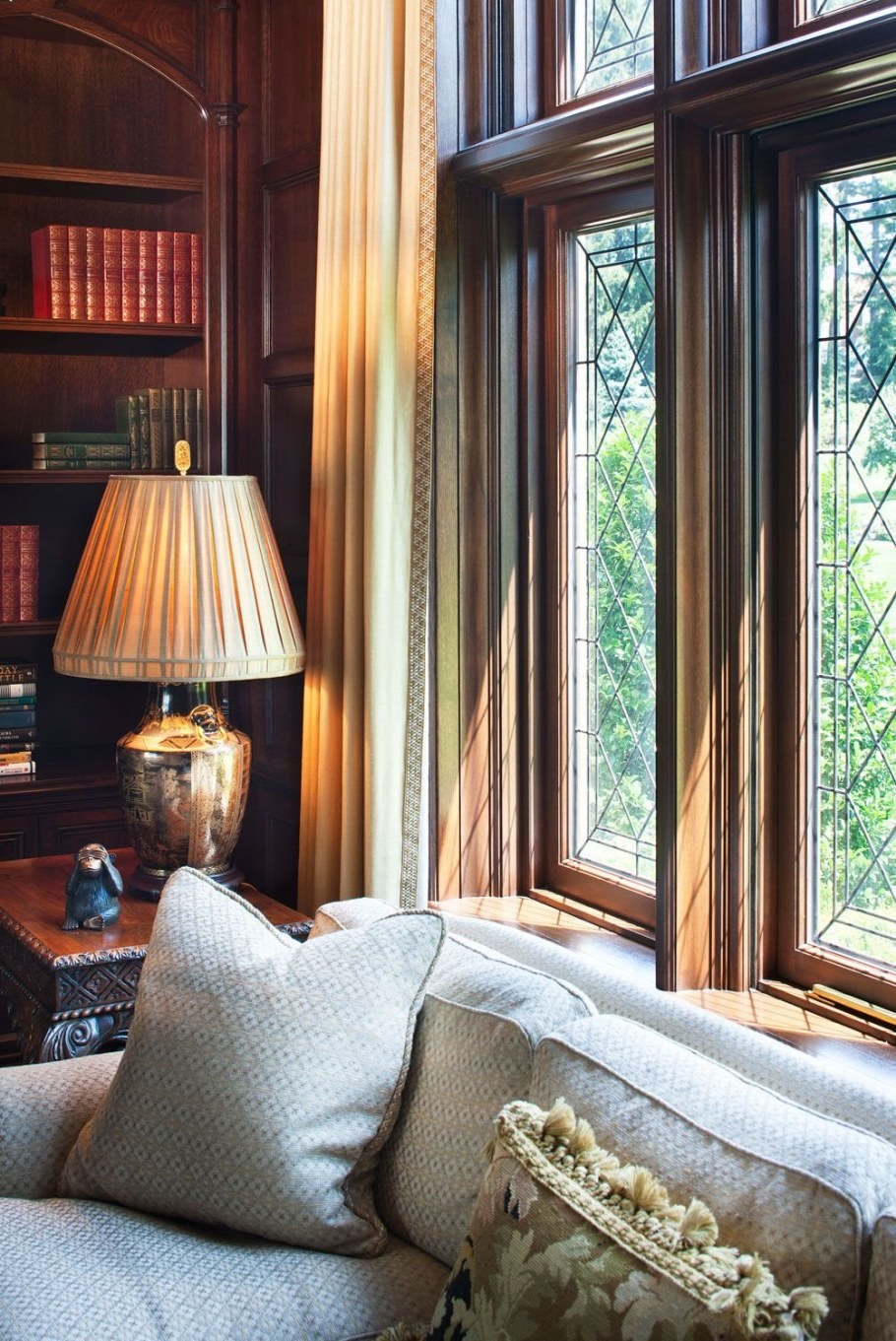 Деревянные окна в английском стиле