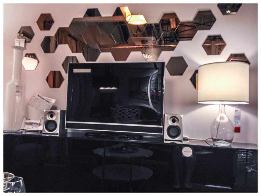 Зеркало икеа самоклеющиеся Хенефосс