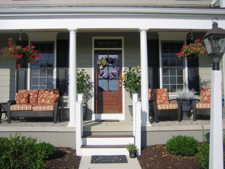 Интерьер крыльца в частном доме