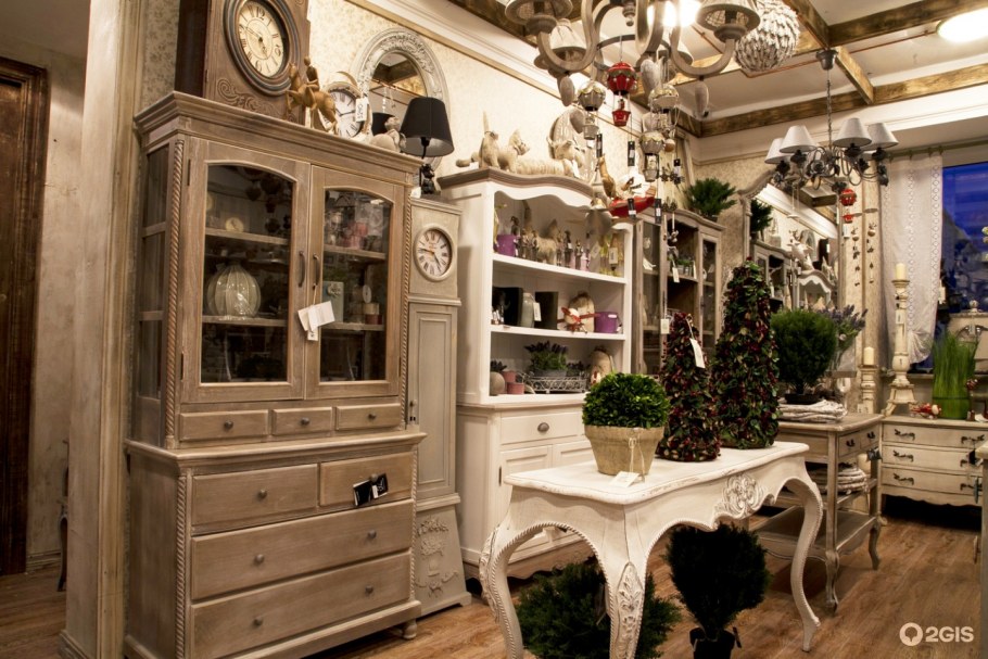 Антикварная мебель в интерьере