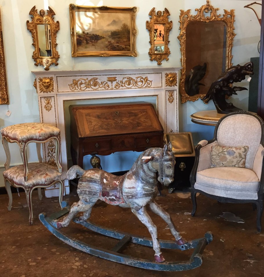 Антикварная мебель в современном интерьере