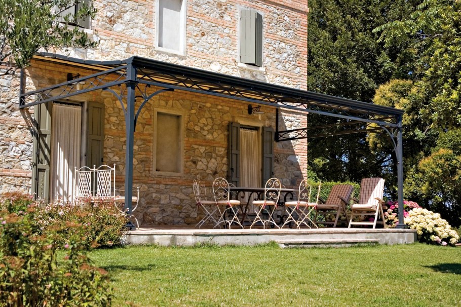 Кованная терраса к дому