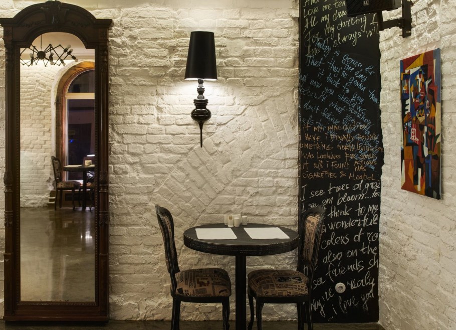 Kvadratnaya прихожая в стиле лофт