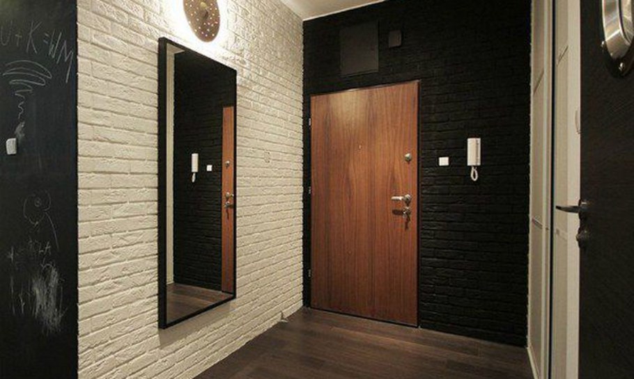 Стильная плитка в прихожей