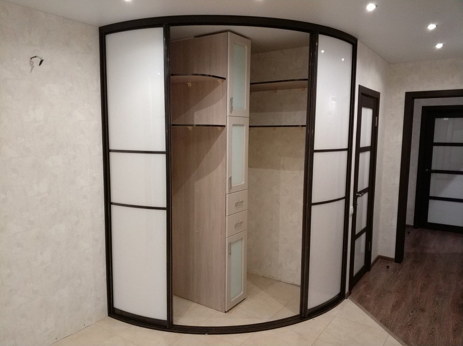 Стеклянные двери купе