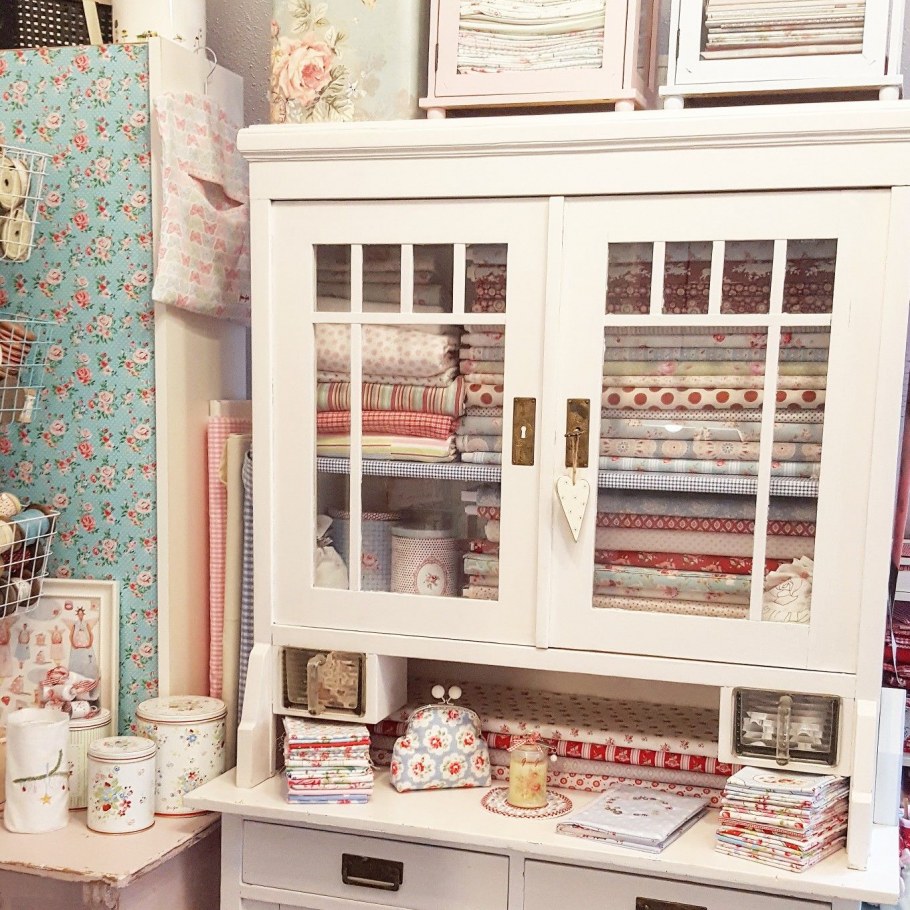 Комната для рукоделия в стиле Прованс